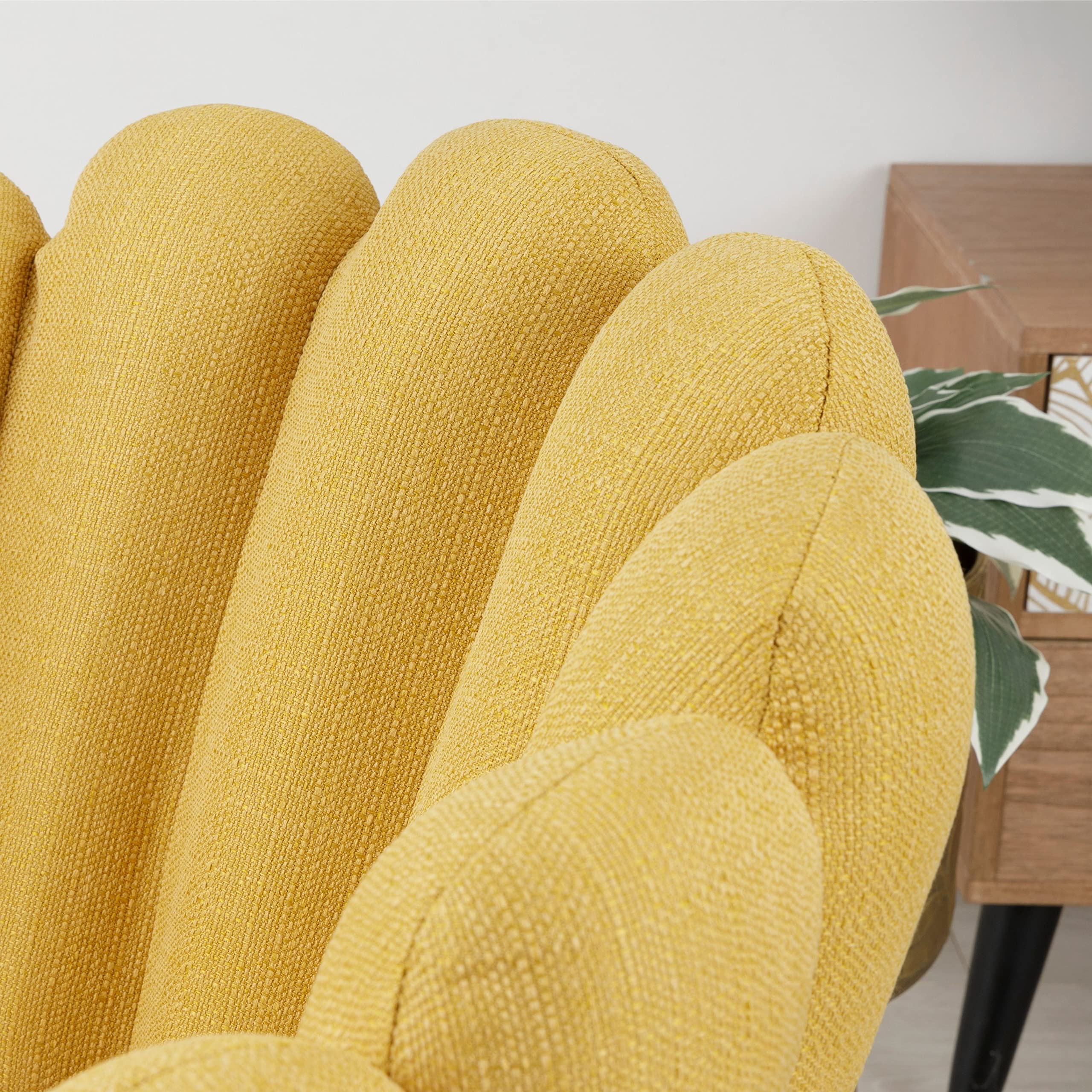 Baroni Poltrona Conchiglia Tessuto Gialla Gambe Oro 67x64cm