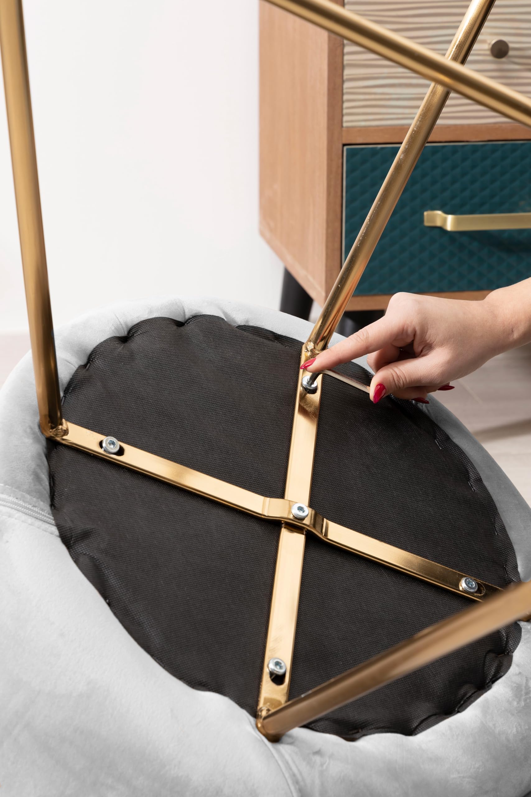 Baroni Home poltrona velluto beige gambe oro 71x59x84 cm