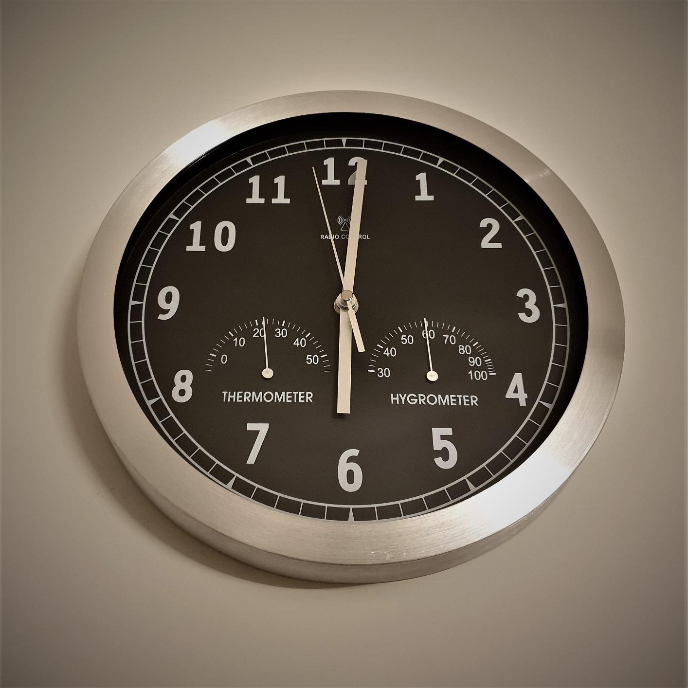 bonVIVO orologio da parete 30 cm radiocontrollato bianco silenzioso